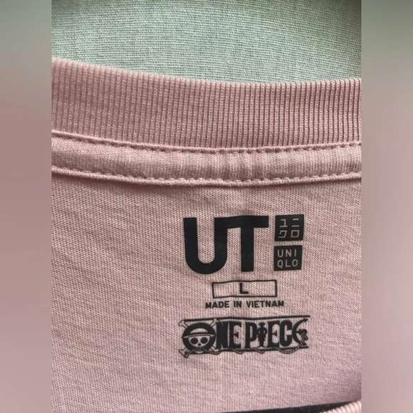 Uniqlo One Piece  Graphic T shirt Sz L - Picture 4 of 7
